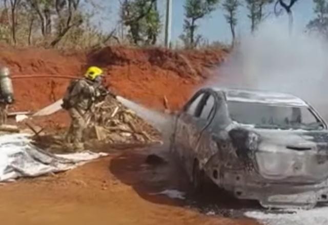 Imagem da noticia Diretor de escola é encontrado carbonizado em porta-malas de carro