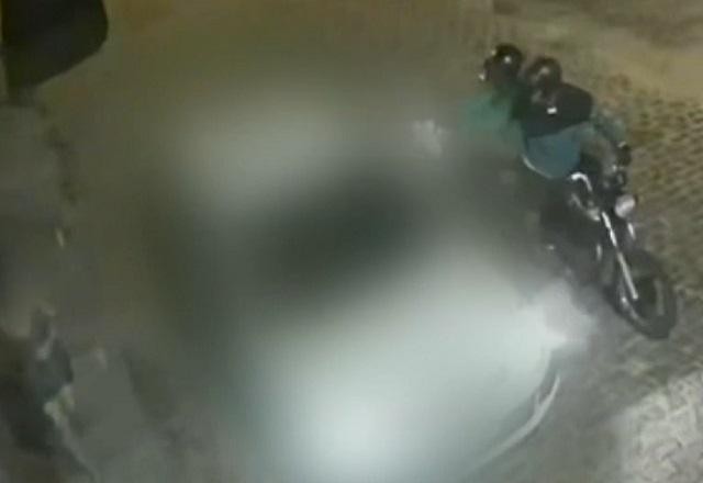 Imagem da noticia Grávida de oito meses é baleada e morta ao chegar em casa