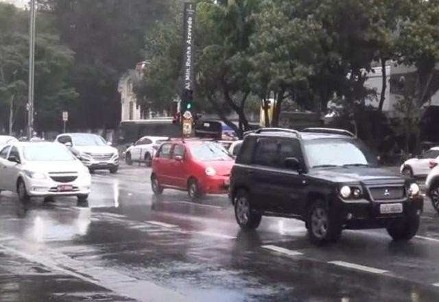 Imagem da noticia Ciclone extratropical causa frio, ventania e queda de árvores no sudeste