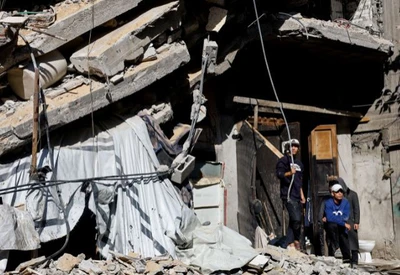 Ataque aéreo israelense mata três pessoas em Gaza após novas negociações sobre cessar-fogo Ataque aéreo israelense mata três pessoas em Gaza após novas negociações sobre cessar-fogo