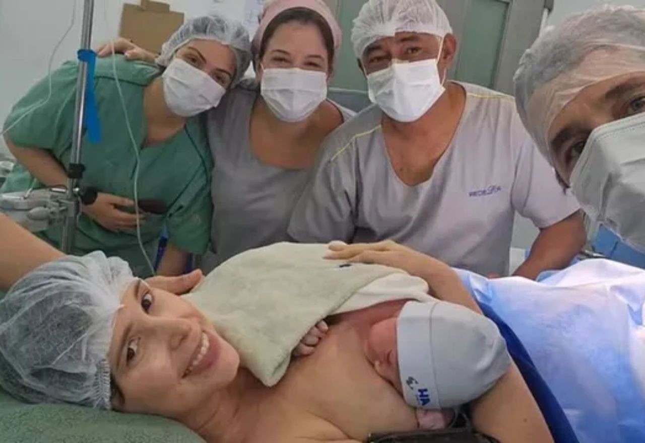 Imagem da noticia Médica baleada na cabeça em assalto dá à luz em Salvador