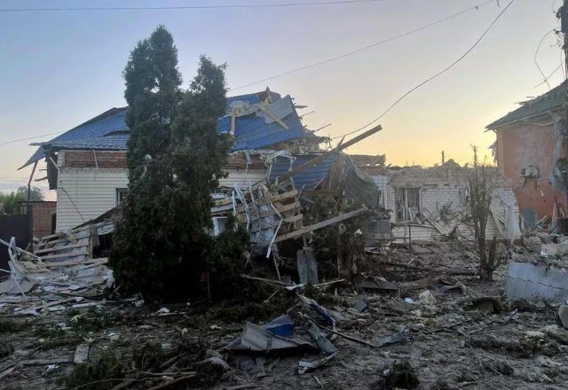 Imagem da noticia Rússia diz que tropas ucranianas cruzaram seu território e lançaram "ataque massivo"