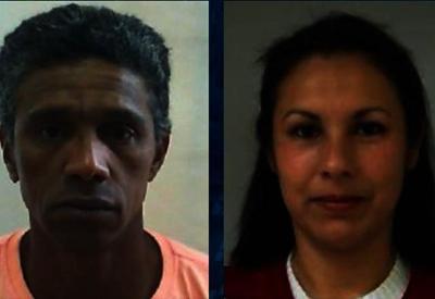 Casal sofre atentado e é metralhado na frente de casa Casal sofre atentado e é metralhado na frente de casa