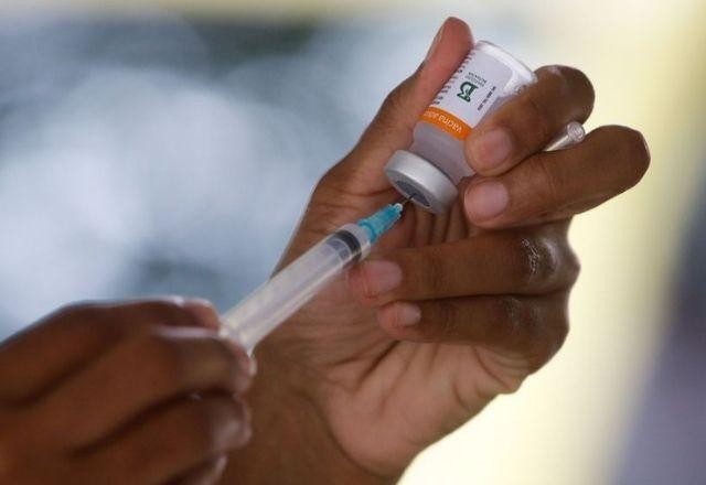 Imagem da noticia Procuradoria vai investigar homem que tomou 4 doses de vacina em Viçosa (MG)