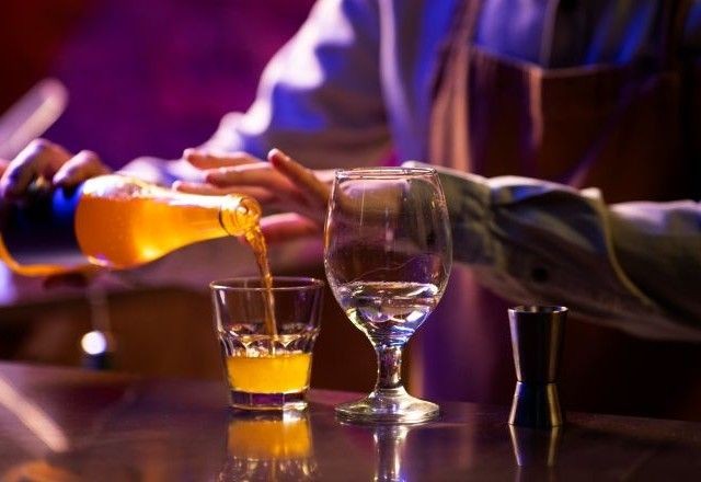 Imagem da noticia Senacon notifica bar de SP após cliente ficar cega por suspeita de metanol em bebida