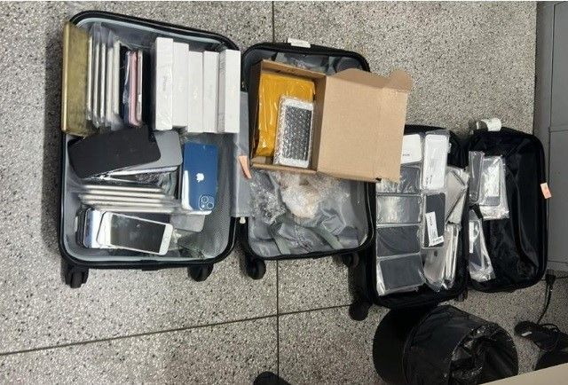 Imagem da noticia Polícia de SP prende dupla com 100 celulares e descobre movimentação de R$ 10 milhões