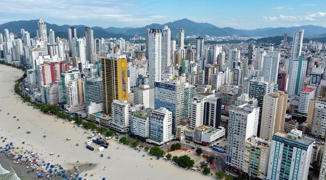 Imagem da noticia Censo 2022: mais da metade da população do Brasil mora a 150 km do litoral