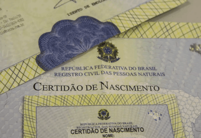 Imagem da noticia Casal trans consegue na Justiça registro de maternidade e paternidade recusado por cartório