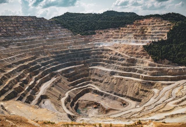 Imagem da noticia Seria possível cavar até chegar ao outro lado da Terra?