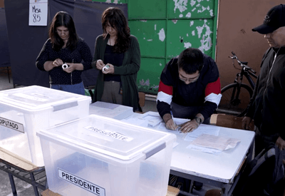 Chile tem eleições para presidente neste domingo (16); disputa deve ir a segundo turno em dezembro Chile tem eleições para presidente neste domingo (16); disputa deve ir a segundo turno em dezembro