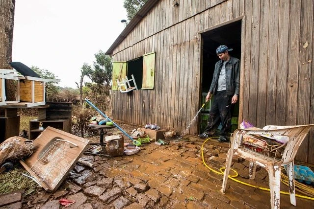 Imagem da noticia Chuvas no RS causaram prejuízo de R$ 8,4 bilhões e afetaram mais de 101 mil moradias, diz CNM
