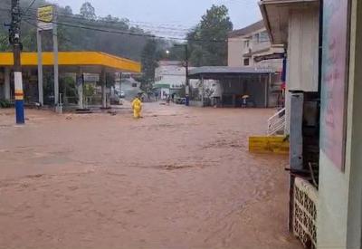 Chuvas volumosas atingem 33 cidades de Santa Catarina