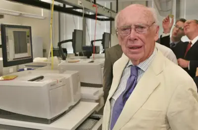 Morre James Watson, aos 97 anos; cientista descobriu a estrutura do DNA Morre James Watson, aos 97 anos; cientista descobriu a estrutura do DNA