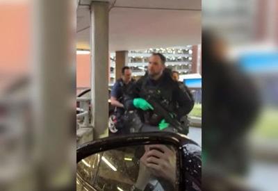 Homem é preso por ataque com spray de pimenta no aeroporto de Heathrow, em Londres Homem é preso por ataque com spray de pimenta no aeroporto de Heathrow, em Londres