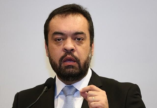 Imagem da noticia MP Eleitoral acusa governador do RJ e mais 11 pessoas de abuso de poder