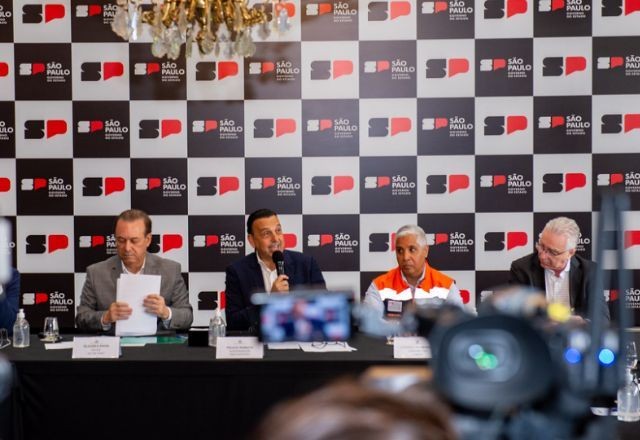 Imagem da noticia Contra a dengue, governo de SP vai investir R$ 200 milhões e anuncia centro de operações