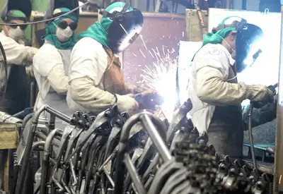 Produção da indústria brasileira cai 0,4% em setembro, mostra IBGE Produção da indústria brasileira cai 0,4% em setembro, mostra IBGE