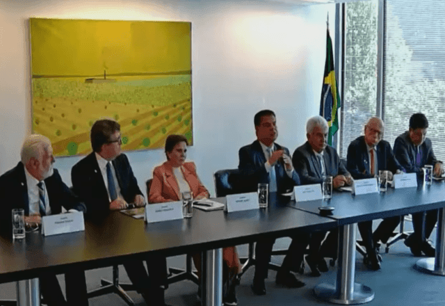 Imagem da noticia "Ninguém tinha a pretensão de sair com as tarifas resolvidas", diz Nelsinho Trad sobre senadores nos EUA