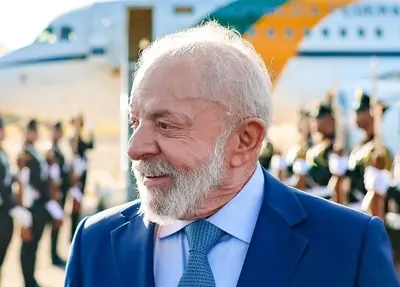 Lula encerra rodada de viagens à Ásia com visita a Abu Dhabi Lula encerra rodada de viagens à Ásia com visita a Abu Dhabi