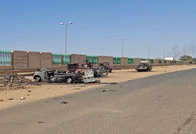 Imagem da noticia Combates no Sudão seguem no 6º dia sem trégua à vista