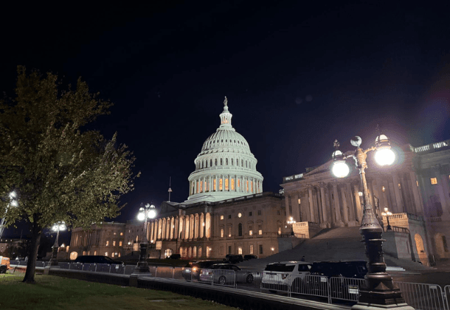 Imagem da noticia Sem consenso, Republicanos e Democratas debatem shutdown nos Estados Unidos