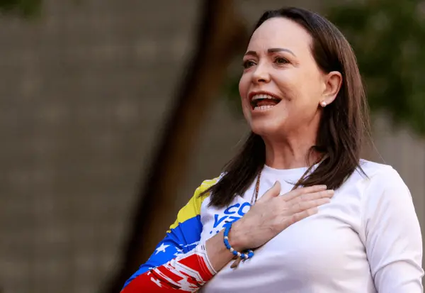 Imagem da notícia: Assessor direto de Corina Machado afirma que opositora estava em contato constante com os EUA