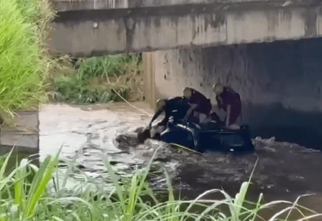 Imagem da noticia Encontrado corpo de mulher que desapareceu após carro cair em córrego durante temporal em Piracicaba (SP)