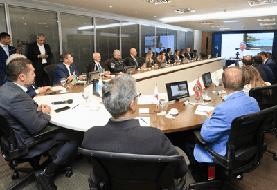 Castro e governadores de direita anunciam criação de 'consórcio da paz' Castro e governadores de direita anunciam criação de 'consórcio da paz'