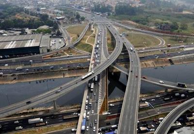 Acidente na Rodovia Anhanguera, em Jundiaí, deixa um morto e 11 feridos Acidente na Rodovia Anhanguera, em Jundiaí, deixa um morto e 11 feridos