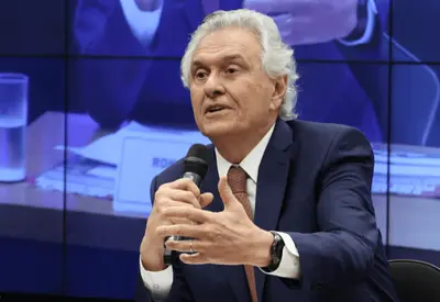 Caiado se manifesta sobre escolha de Bolsonaro por Flávio: 'Sigo pré-candidato' Caiado se manifesta sobre escolha de Bolsonaro por Flávio: 'Sigo pré-candidato'