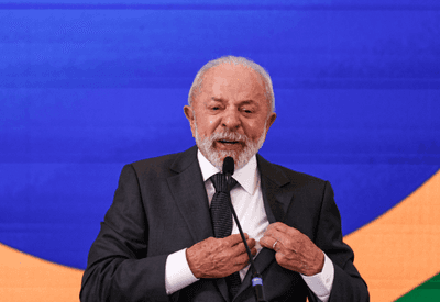 Lula sanciona lei que aumenta penas para crimes sexuais e amplia proteção às vítimas Lula sanciona lei que aumenta penas para crimes sexuais e amplia proteção às vítimas