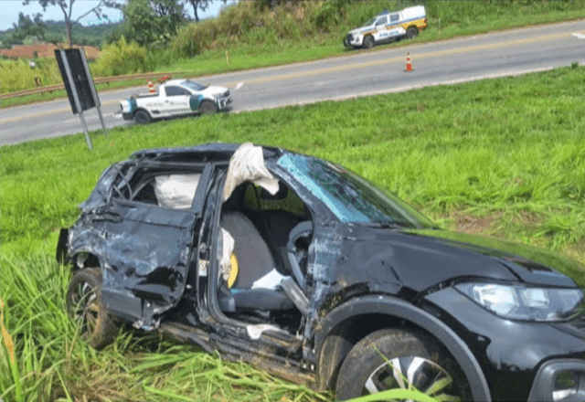 Homem forja acidente de carro para esconder feminicídio em MG Homem forja acidente de carro para esconder feminicídio em MG