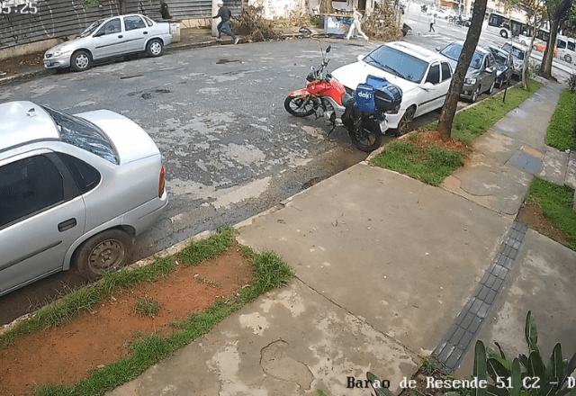 Imagem da noticia VÍDEO: homem mata ex-companheiro da mãe a facadas após briga de bar no Ipiranga