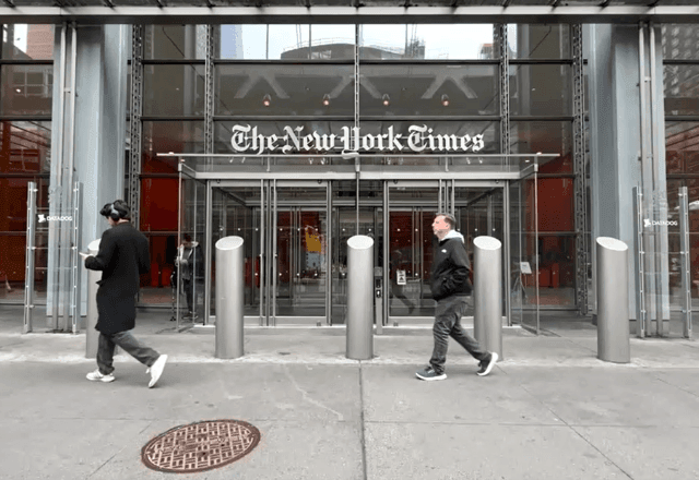 Imagem da noticia Agência federal dos EUA processa o 'The New York Times' por discriminação contra homem branco