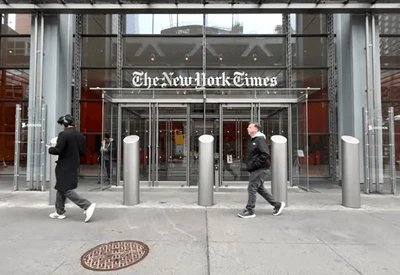 Agência federal dos EUA processa o 'The New York Times' por discriminação contra homem branco Agência federal dos EUA processa o 'The New York Times' por discriminação contra homem branco