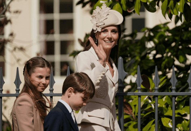 Sem Andrew, realeza britânica se reúne para cerimônia de Páscoa no Castelo de Windsor Sem Andrew, realeza britânica se reúne para cerimônia de Páscoa no Castelo de Windsor
