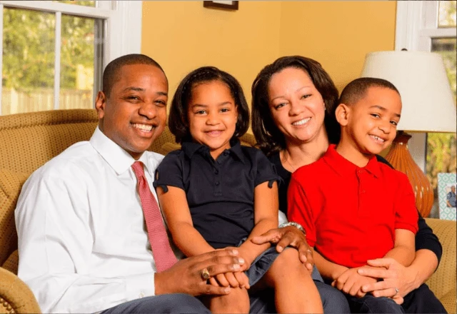 Imagem da noticia Ex-vice-governador da Virgínia (EUA) mata esposa e tira a própria vida