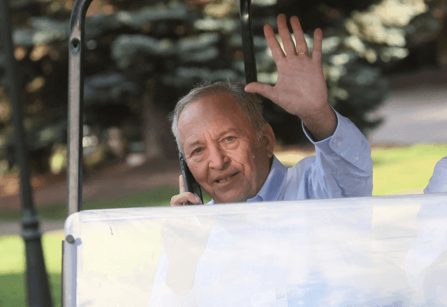 Imagem da noticia Diretor de Harvard pede afastamento após divulgação de troca de e-mails com Epstein