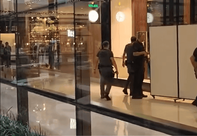 Polícia recupera 37 dos 70 relógios roubados em assalto em Campinas; ao todo, 7 foram presos Polícia recupera 37 dos 70 relógios roubados em assalto em Campinas; ao todo, 7 foram presos