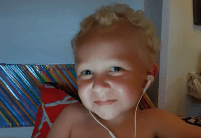 Menino de 12 anos morre na Inglaterra após inalar desodorante em desafio do TikTok Menino de 12 anos morre na Inglaterra após inalar desodorante em desafio do TikTok