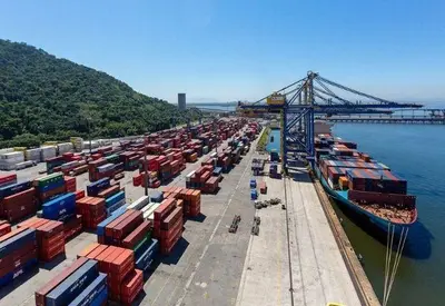 Governo libera crédito de R$ 15 bilhões para apoiar exportações e empresas brasileiras Governo libera crédito de R$ 15 bilhões para apoiar exportações e empresas brasileiras