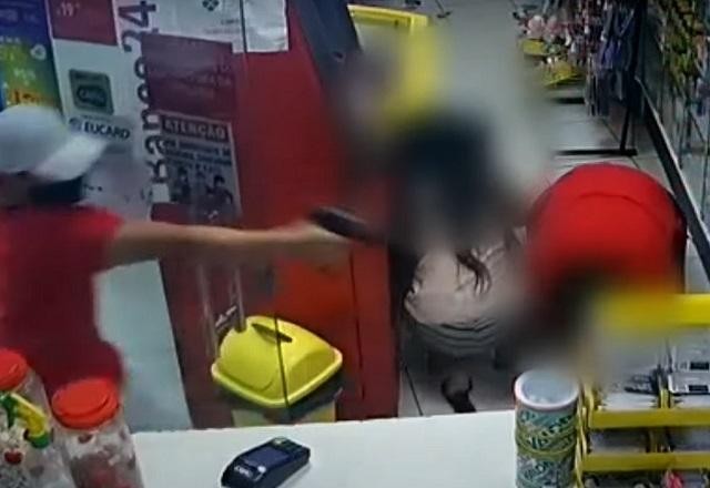 Imagem da noticia Irmãos gêmeos são assassinados em farmácia no AM