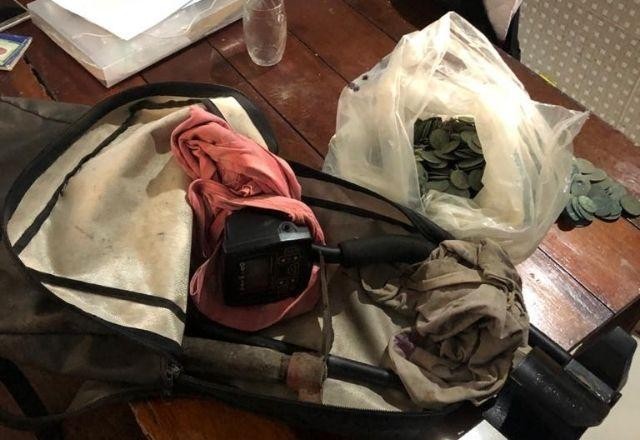 Imagem da noticia PF apreende moedas antigas encontradas por escavadores ilegais