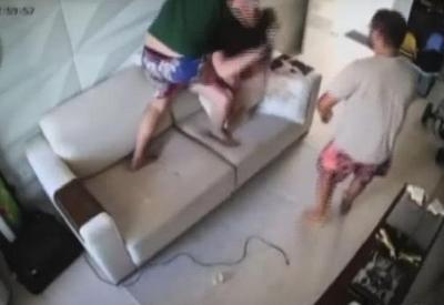 Dj Ivis pede que vídeos de agressão sejam retirados e Justiça nega Dj Ivis pede que vídeos de agressão sejam retirados e Justiça nega