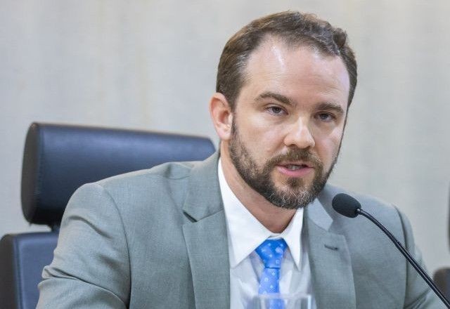 Imagem da noticia Juros elevam dívida pública e é preciso convergir políticas fiscal e monetária, diz número 2 da Fazenda