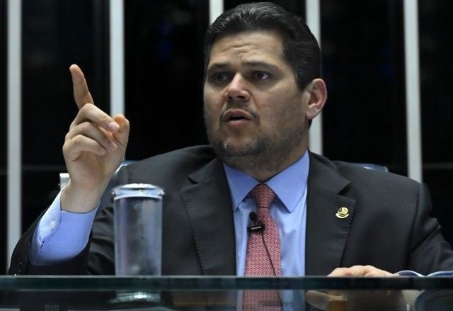 Imagem da noticia Alcolumbre promete promulgar aumento de deputados caso Lula não sancione