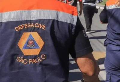 Idoso morre após ser arrastado por enxurrada em Martinópolis, interior de SP Idoso morre após ser arrastado por enxurrada em Martinópolis, interior de SP