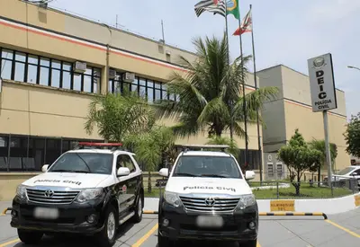 Quadrilha suspeita de roubo a casas é alvo de operação em São Paulo Quadrilha suspeita de roubo a casas é alvo de operação em São Paulo