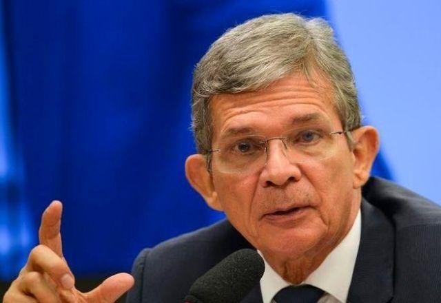 Imagem da noticia Demitido, Silva e Luna defende política de preços da Petrobras