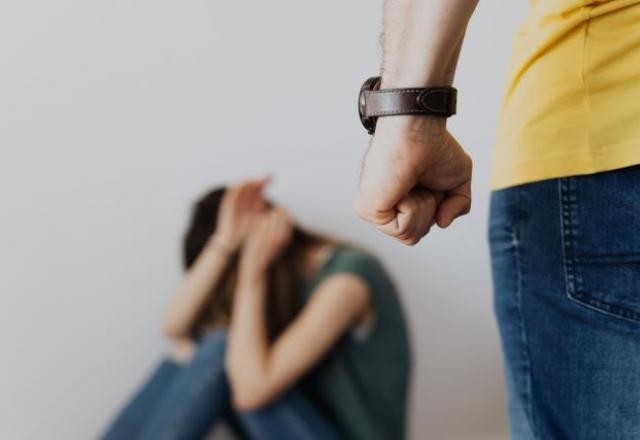 Imagem da noticia Comissão do Senado aprova proposta que garante alimentos a vítimas de violência doméstica